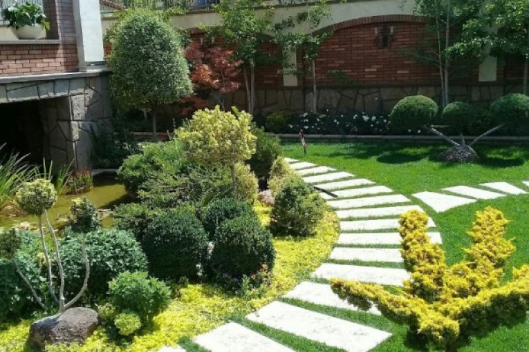 نحوه طراحی و محوطه سازی حیاط جلویی