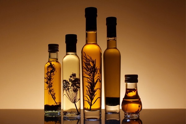 روغن های گیاهی (کرچک، شولموگرا، کروتون)