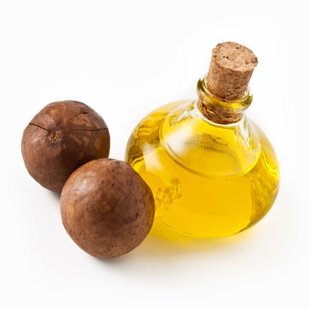 کاربردهای روغن ماکادمیا در زیبایی و سلامت پوست