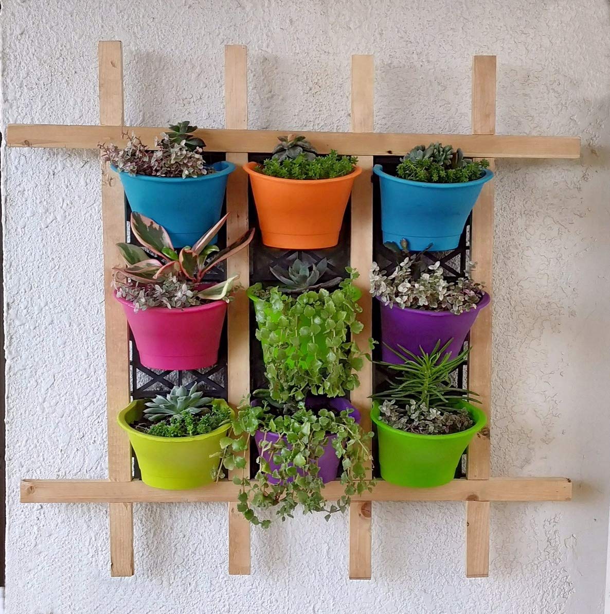 اجرای دیوار عمودی گلدانی 