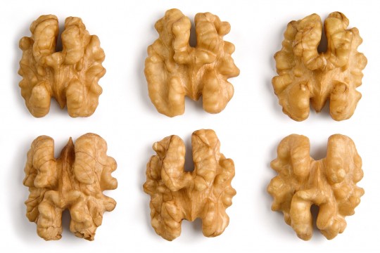 مصرف گردو از بروز حمله قلبی پیشگیری می کند