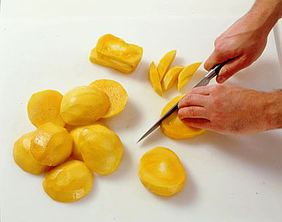 این میوه در درمان ریزش مو معجزه می‌کند