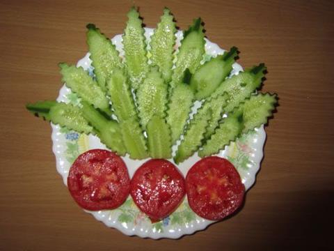 چرا نباید پنیر را با گوجه و خیار خورد؟