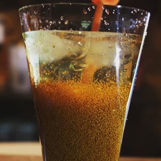 معجزه خوردن عرق بید مشک همراه با خاکشیر