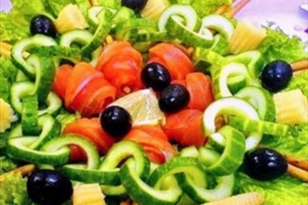 این 15 ماده را به سالادتان اضافه کنید