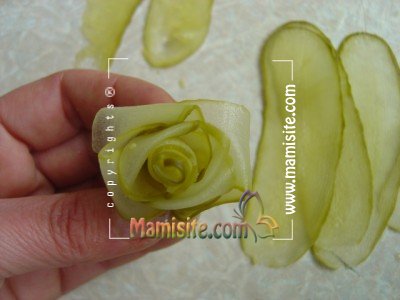 تزئین خیارشور به شکل گل رز+ تصاویرحالب