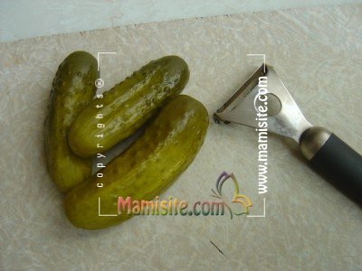 تزئین خیارشور به شکل گل رز+ تصاویرحالب