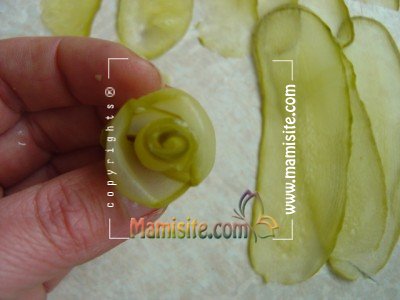 تزئین خیارشور به شکل گل رز+ تصاویرحالب