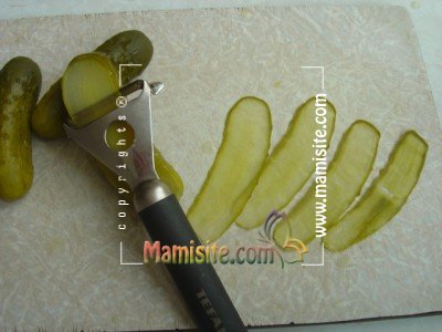 تزئین خیارشور به شکل گل رز+ تصاویرحالب
