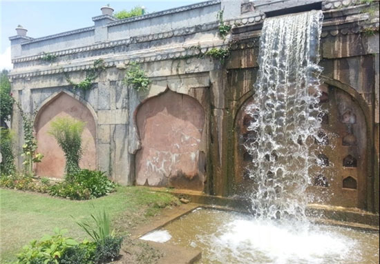 باغ زیبای نشاط در کشمیر