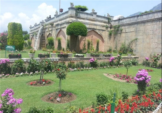باغ زیبای نشاط در کشمیر