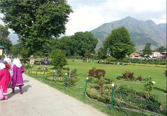 باغ زیبای نشاط در کشمیر