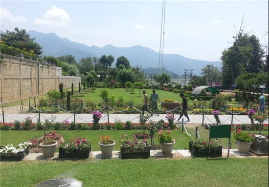 باغ زیبای نشاط در کشمیر