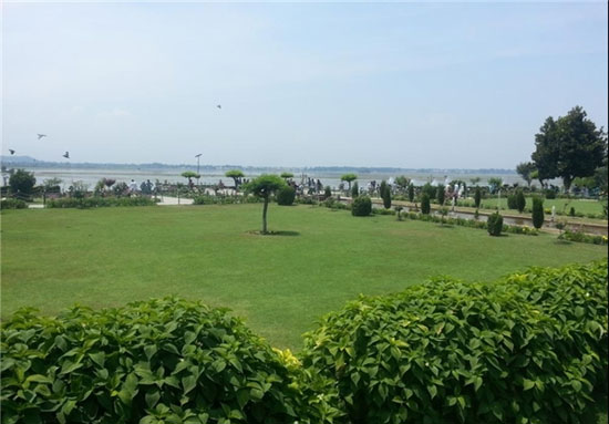 باغ زیبای نشاط در کشمیر