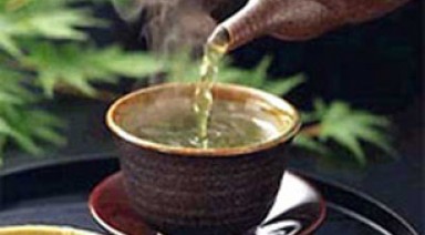 10 خواص دارویی دم نوش گیاه گزنه