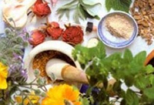 عوارض مصرف خودسرانه داروهای گیاهی را جدی بگیرید