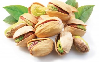 مصرف پسته برای رفع مضرات هوای آلوده و خوشبویی دهان مفید است