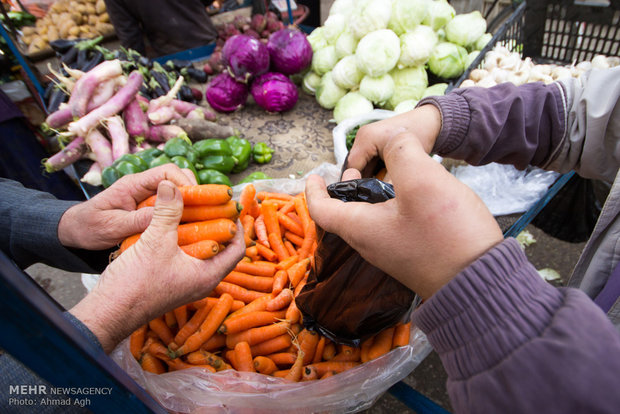 بازار میوه گنبد کاووس